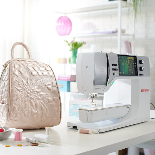 BERNINA 735 image number