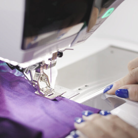 BERNINA 590 con modulo per ricamo image number