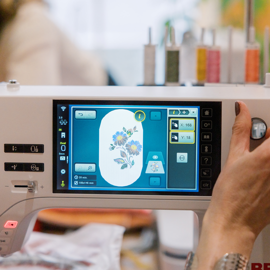 BERNINA 700 PRO image number