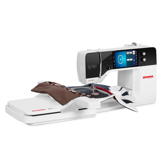 BERNINA 790 PLUS mit Stickmodul image number