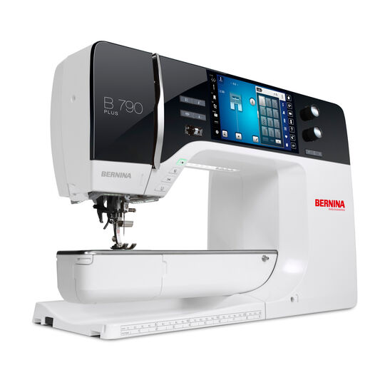 BERNINA 790 PLUS mit Stickmodul image number