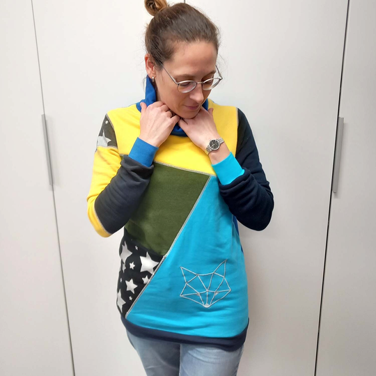 Overlocken - Colour-Blocking Pullover mit der L6 Serie image number