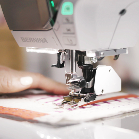 BERNINA 570 QE mit Stickmodul image number