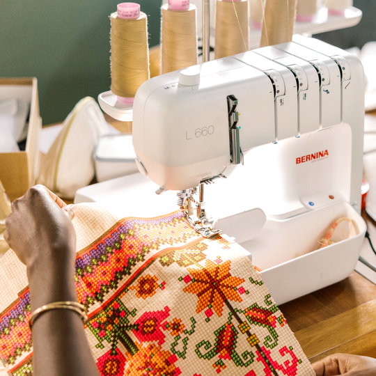 BERNINA L 660 image number