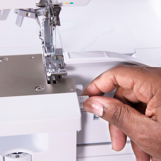 BERNINA L 860 image number