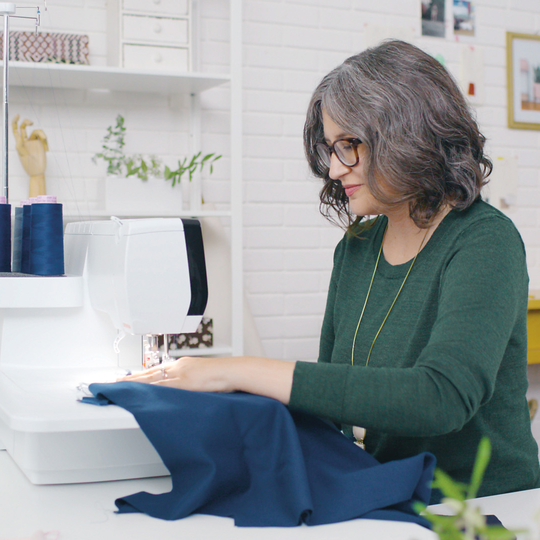 BERNINA L 890 image number