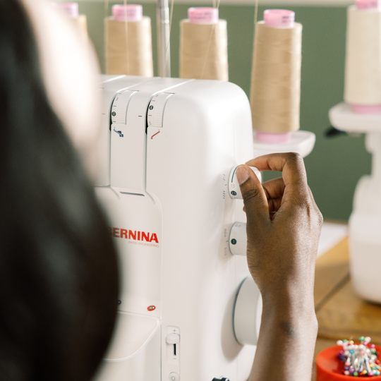 BERNINA L 660 image number