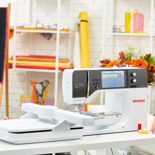 BERNINA 790 PRO avec module de broderie image number