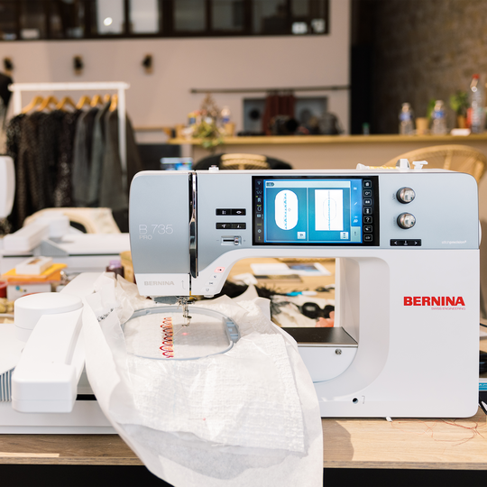 BERNINA 735 PRO mit Stickmodul image number