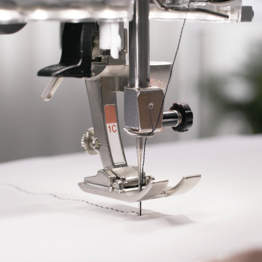 BERNINA 535 mit Stickmodul image number
