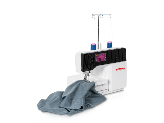 BERNINA L 890 image number
