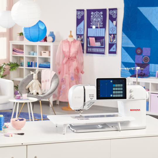 BERNINA 990 - Embroidery module included image number