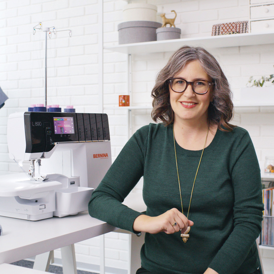 BERNINA L 890 image number