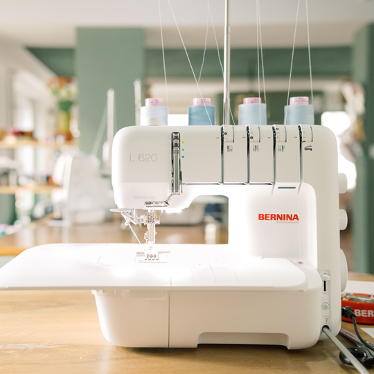 BERNINA L 620 image number