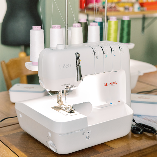 BERNINA L 650 image number