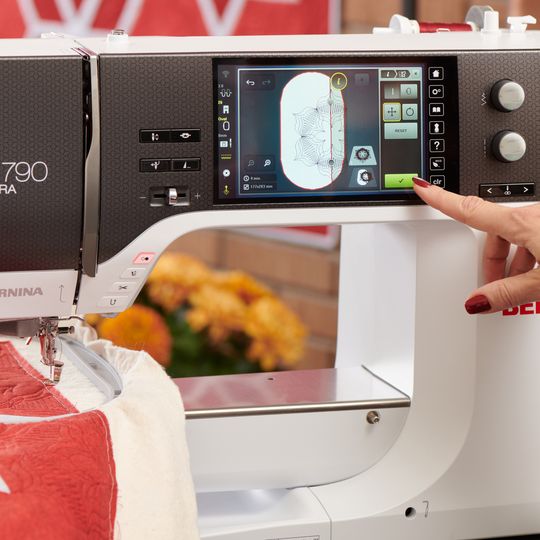 BERNINA 790 ULTRA mit Stickmodul image number