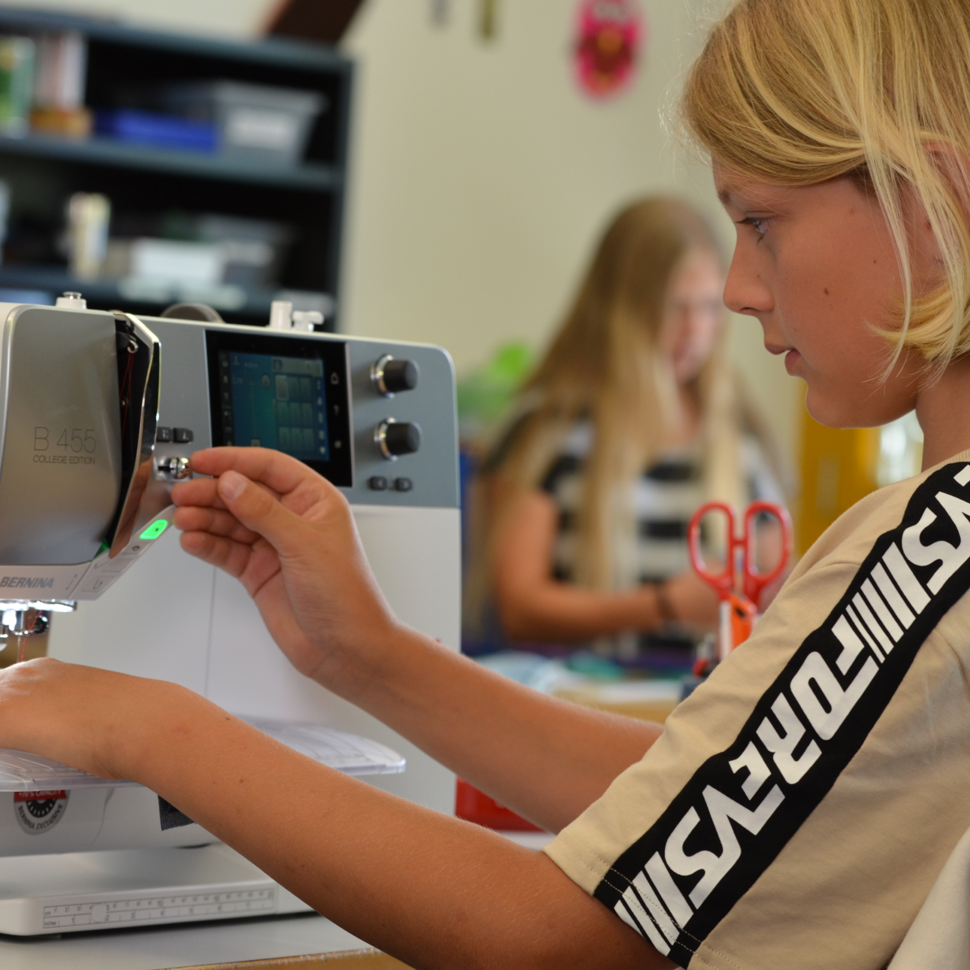 BERNINA 455 College Edition image number