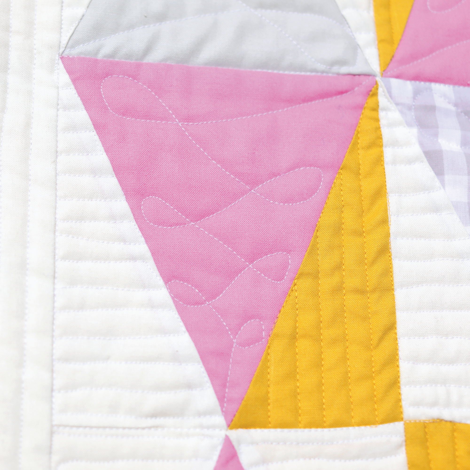 BERNINA 570 QE image number