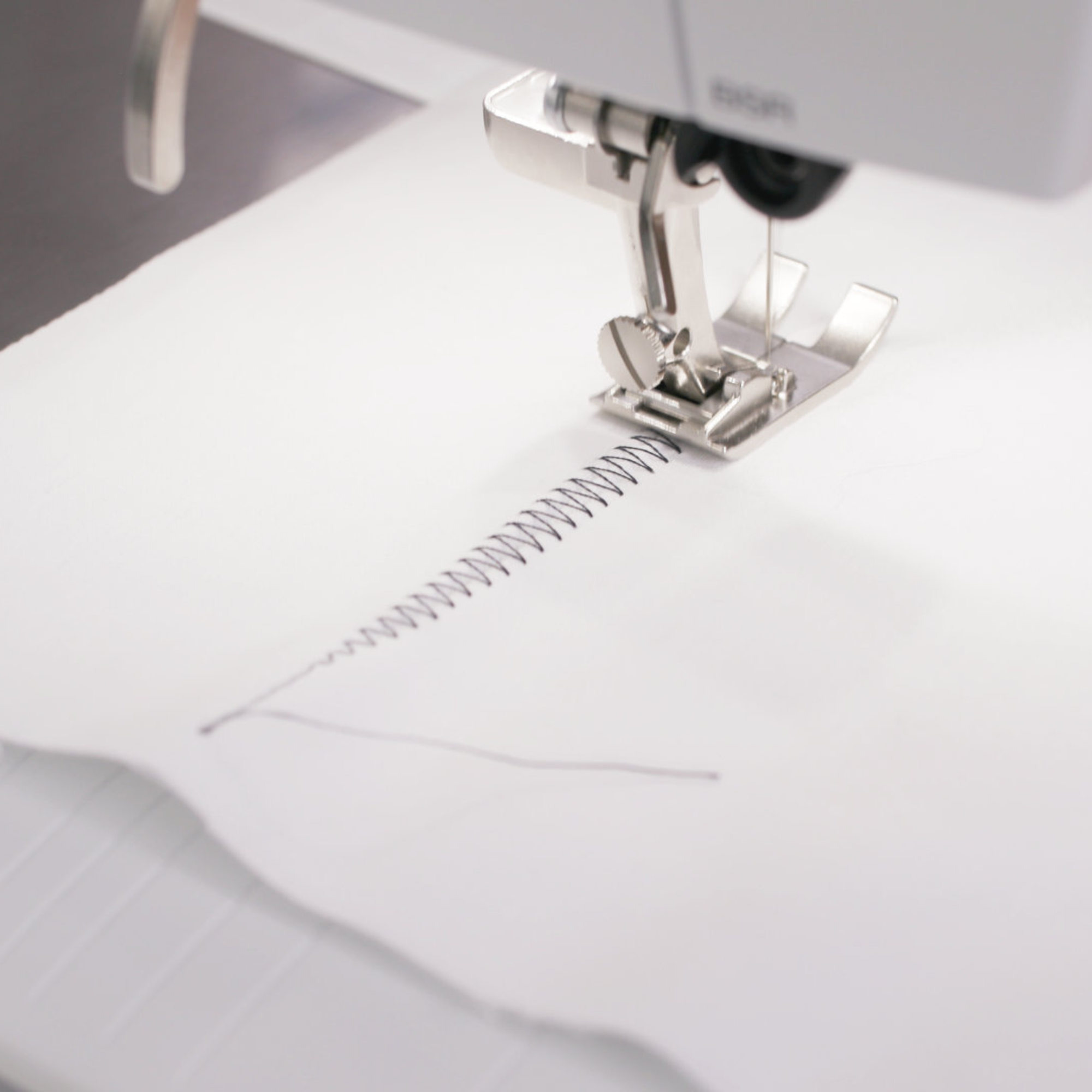 BERNINA 535 image number