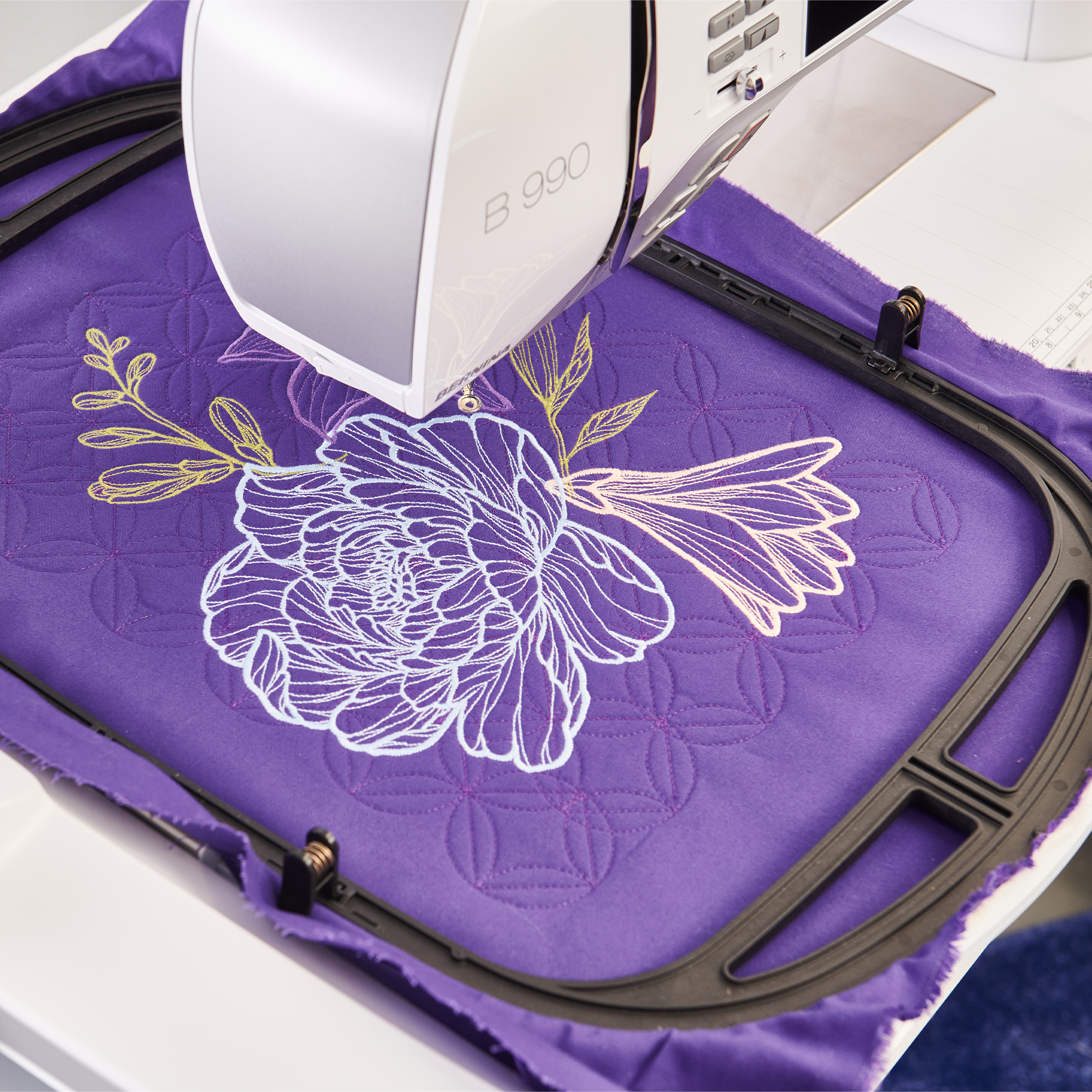 BERNINA 990 - Embroidery module included image number